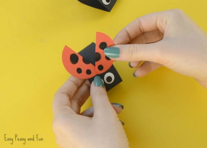 Simple Ladybug Paper Craft - Easy Peasy and Fun