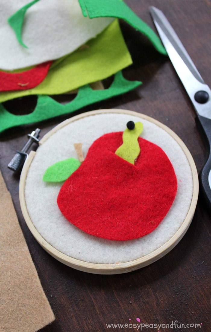 Felt Apple Craft – Back to School Crafts for Kids