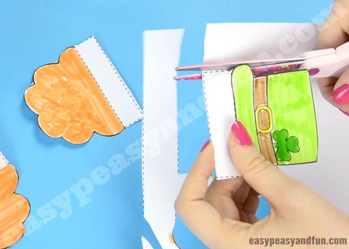 Printable Leprechaun Puppet - St. Patrick's Day Activity - Easy Peasy and Fun