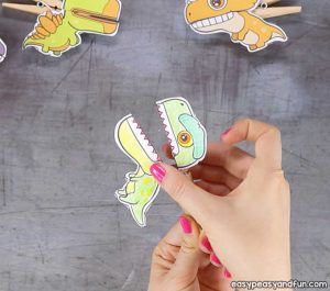 Dinosaurs Clothespin Puppets - Printable Paper Craft - Easy Peasy and Fun