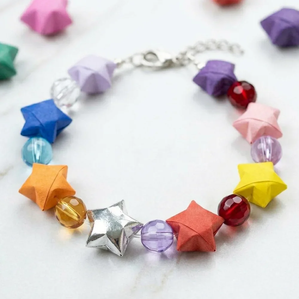 Bracelet made with beads and paper origami lucky stars