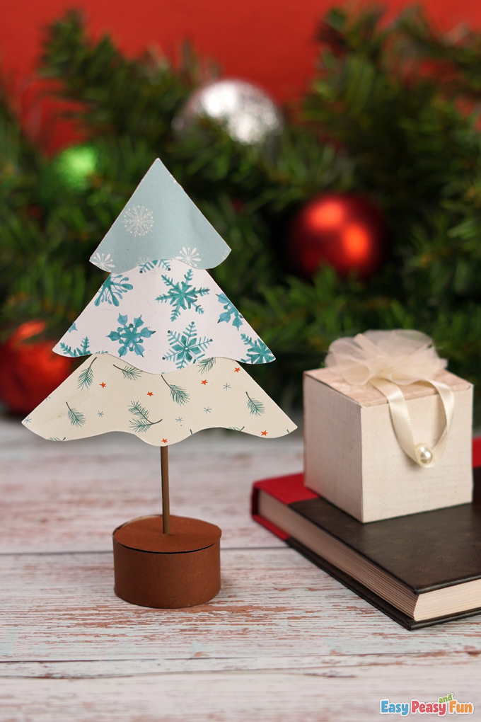 table paper christmas tree