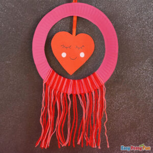 DIY Paper Plate V-Day Wreath
