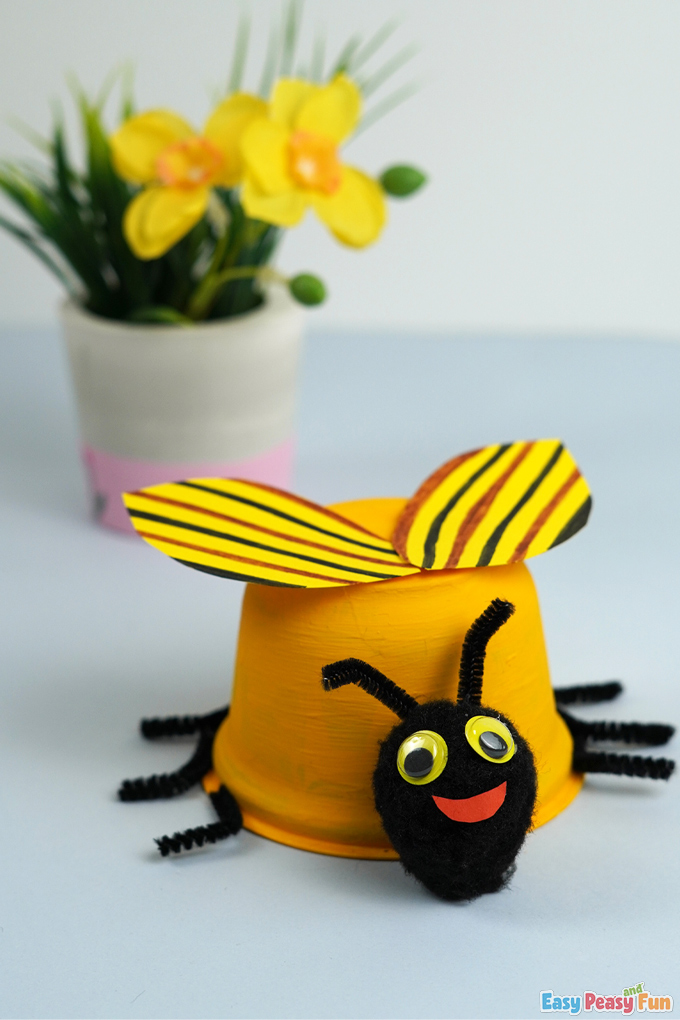 DIY Clay Pot Bee