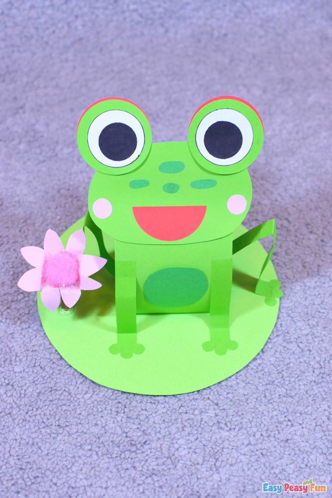 DIY Cute Paper Frog On Lily Pad
